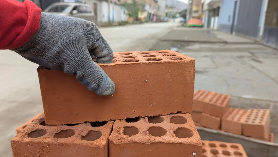 Kệ trưng bày mẫu gạch men
